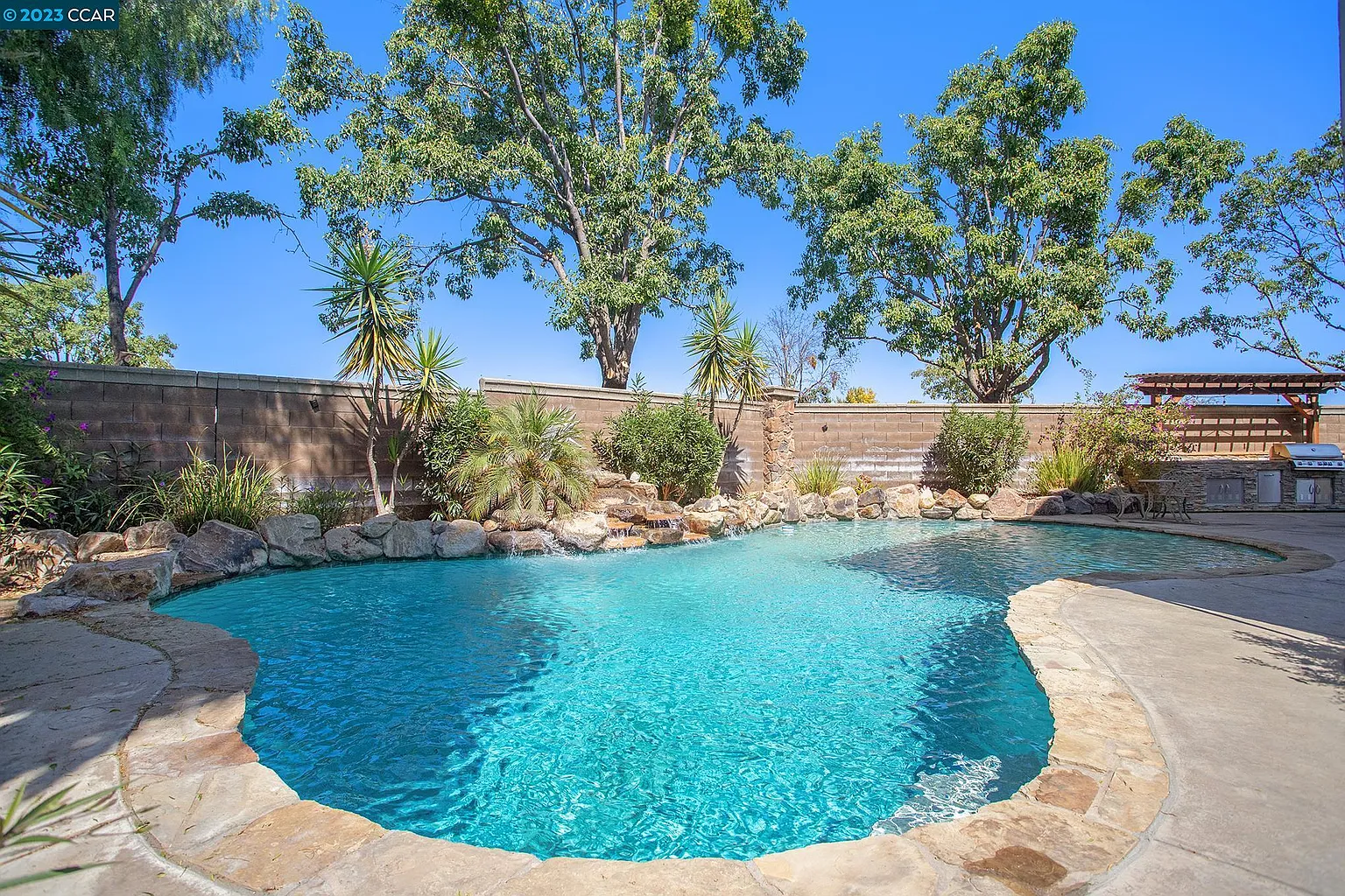 130 Echo Pl photo 1
