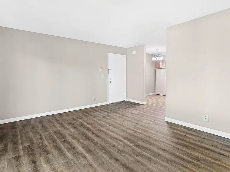 Brookview Apartments — Photo 8