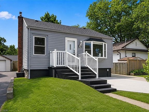 4th image of 36 Mahony Ave