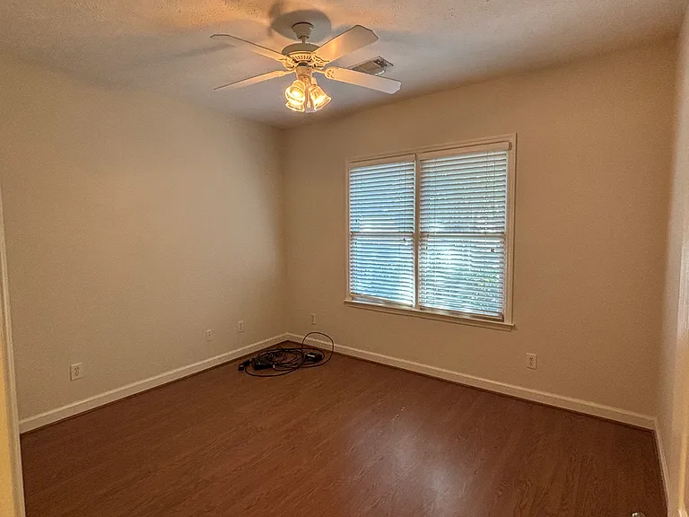 1620 Warrenton St — Photo 5