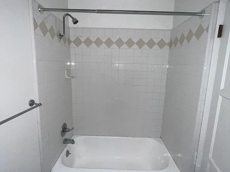 2420 34th St #2422 — Photo 30