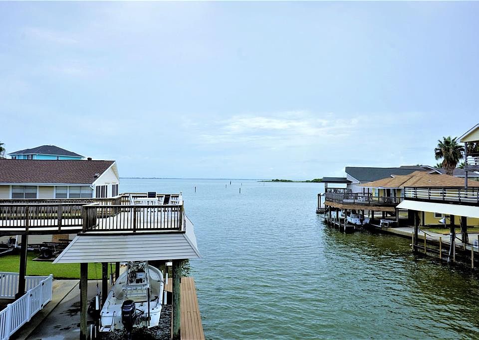 1334 Oahu Dr, Tiki Island, TX 77554 Zillow