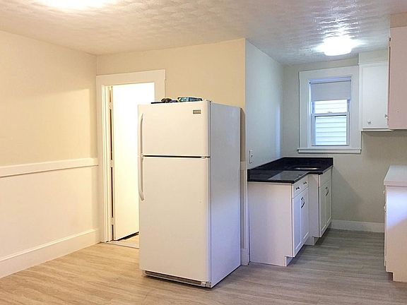 2nd image of 73 Campbell Ave APT 1
