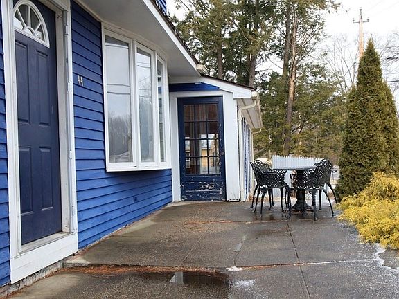 2nd image of 44 Beckwith Ave