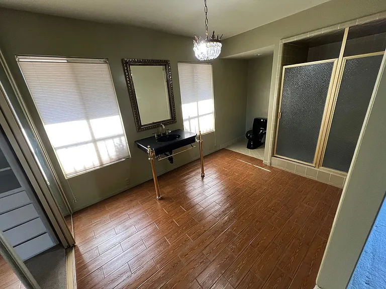 25120 Huron St — Photo 10