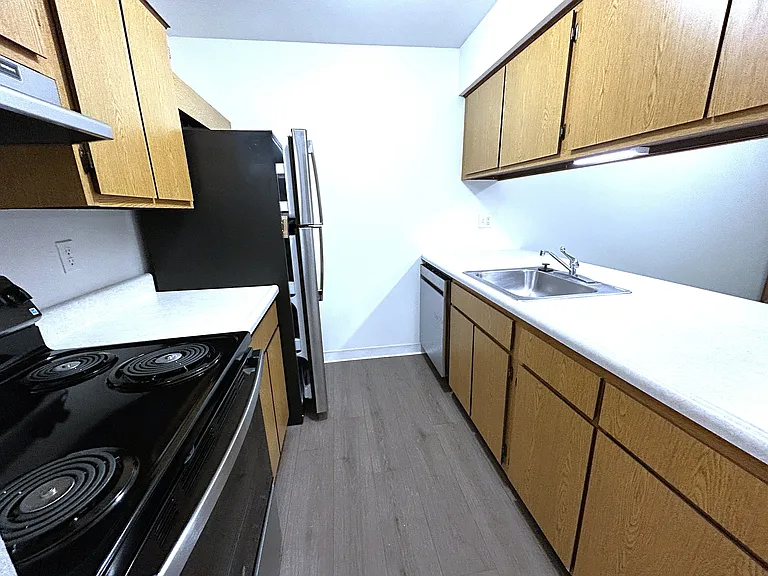 Charter Oaks Apartments — Photo 141