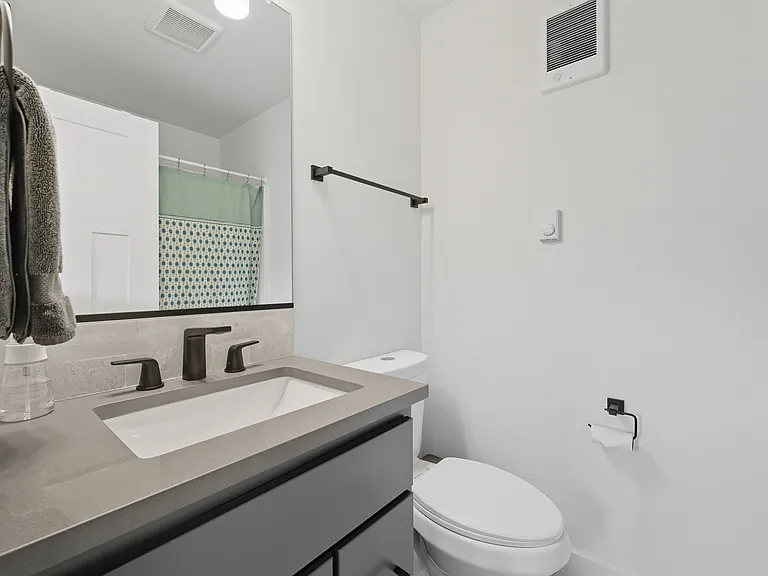 330 NE 58th Ave — Photo 29