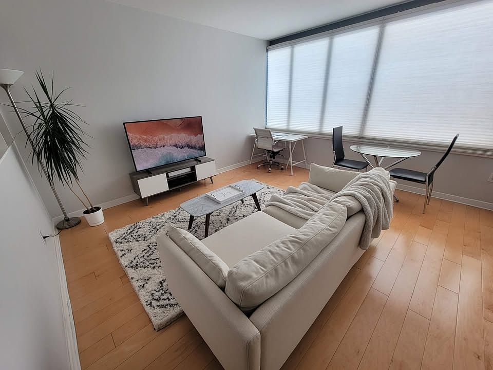 1st image of 250 King St Unit 742