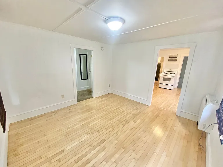 32 Rose St #1 — Photo 6