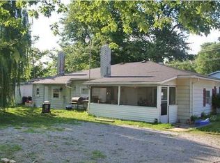 212 Lamey Ln, Newburgh, IN