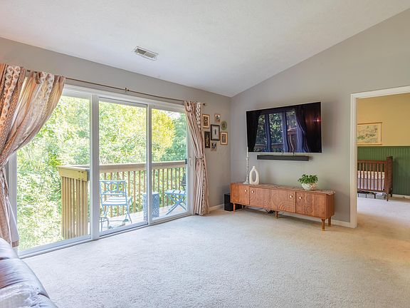 5th image of 6334 Edgecreek Ln