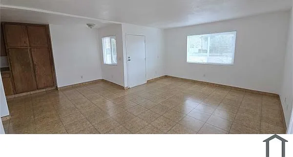 15395 Sheila St — Photo 11