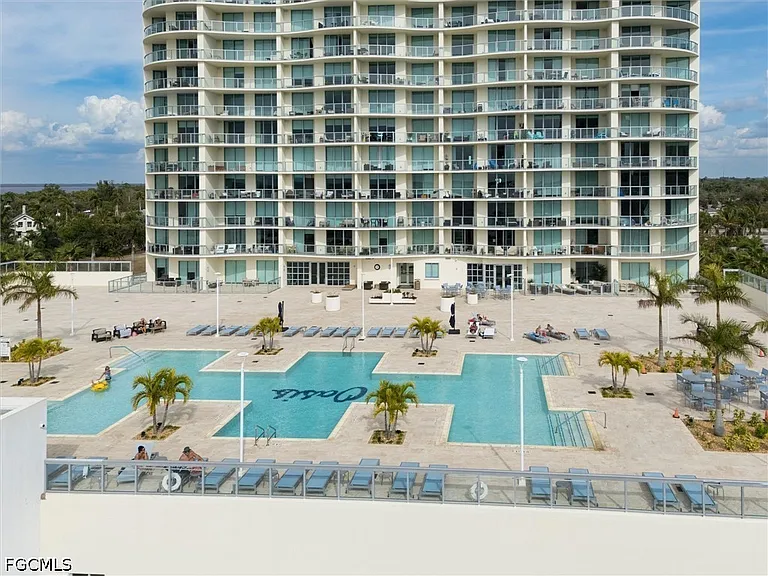3000 Oasis Grand Blvd #LPH1 — Photo 29