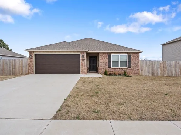 2720 Bauer St, Pea Ridge, AR 72751