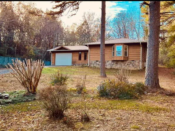 91 Pine St, Chickamauga, GA 30707