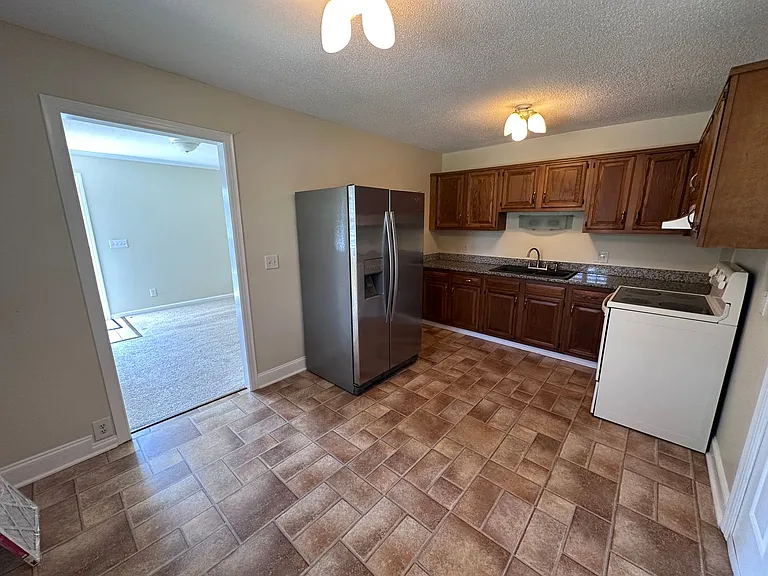 327 Pinecliff Dr — Photo 6