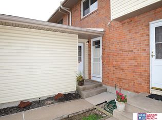 2623 Nottingham Ct, Lincoln, NE 68512