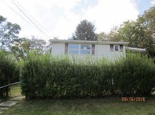 27 Oak St, Eighty Four, PA 15330