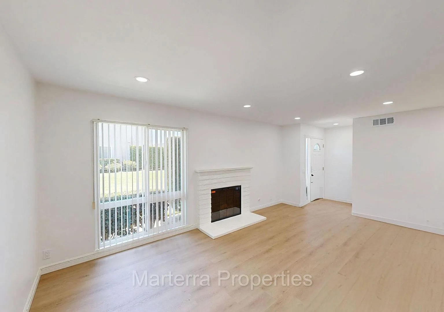 Beautiful 4 bedroom Home! — Photo 3