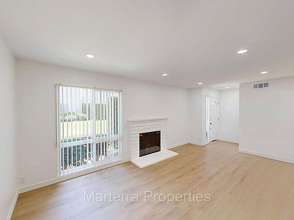 3rd image of 17755 La Rosa Ln