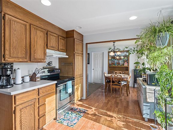 3rd image of 14906 73rd Ave E