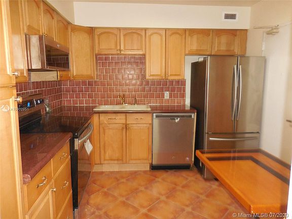 5th image of 5151 Collins Ave APT 530