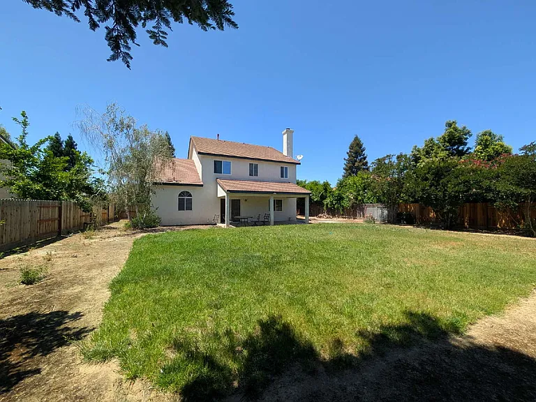 5075 Congressional St — Photo 10