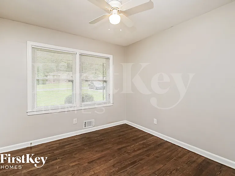 1843 Wee Kirk Rd SE — Photo 16
