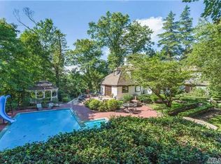 57 Colonial Dr, Manhasset, NY 11030