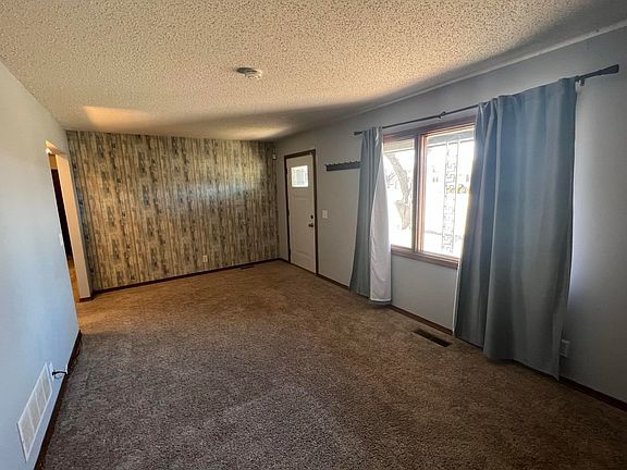 3rd image of 2702 Meadow Lark Ln