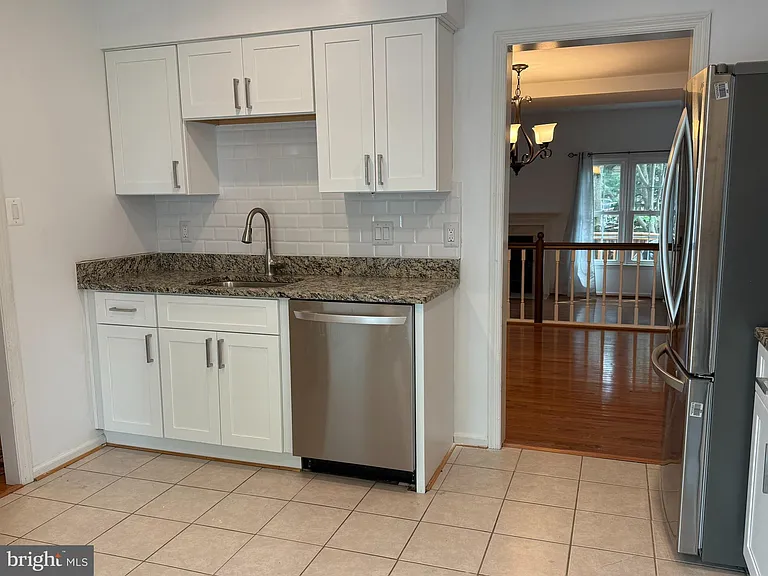 5832 Apsley House Ct — Photo 9