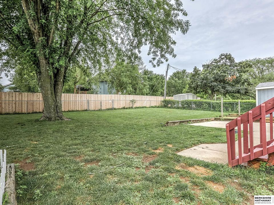 2nd image of 1003 Beaver Lake Blvd
