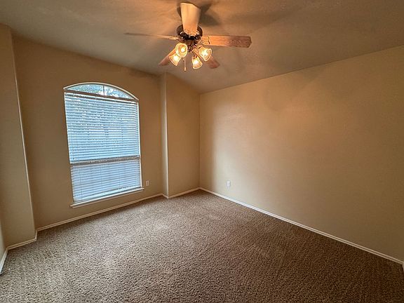 5th image of 6908 Golden Oak Ln