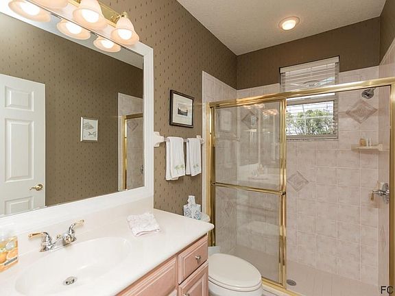 4th image of 7 Montilla Pl