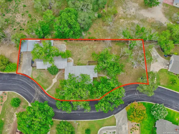 8 WILDWOOD TRL, New Braunfels, TX 78130