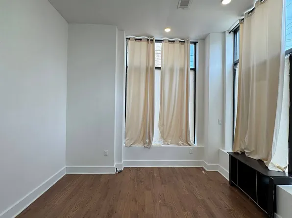 71 Court House Place image 10 of 11