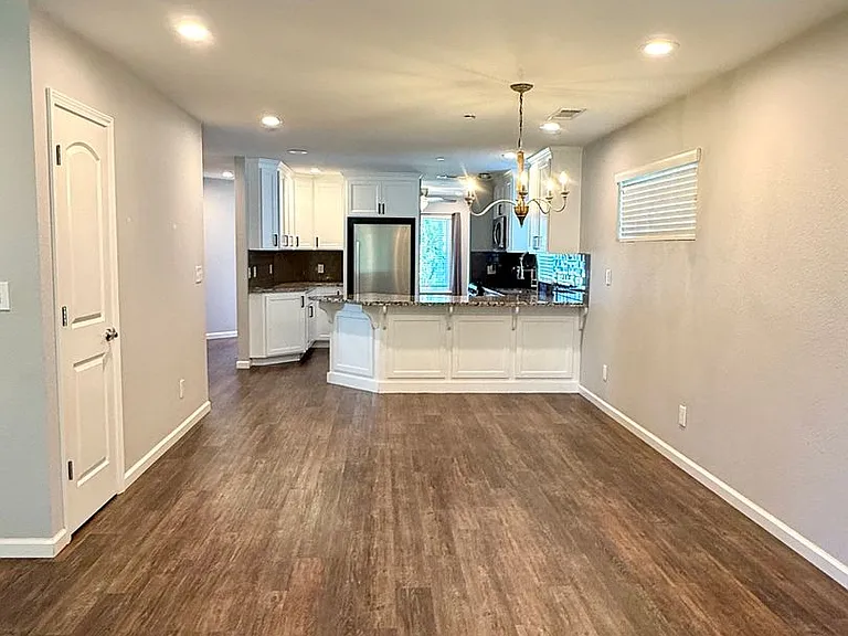 151 E Yolo St — Photo 4