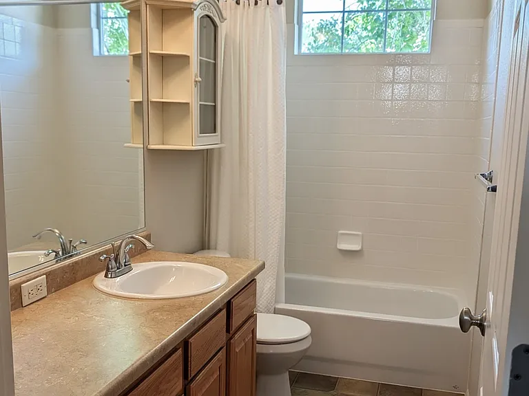 Shared bathroom for Bedrooms 2 & 3.