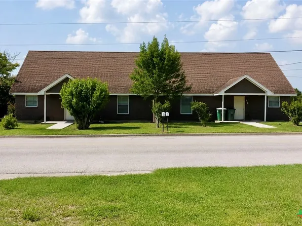 2904 Pleasant Green Dr, Victoria, TX 77901