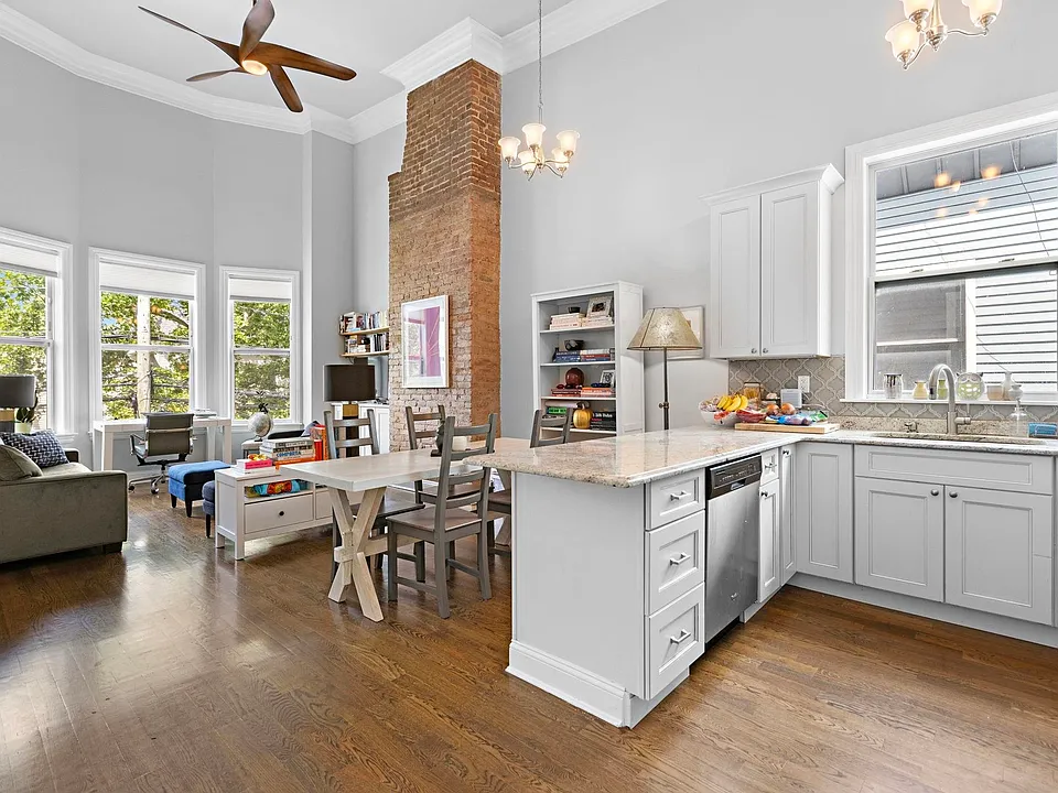 61 Reservoir Ave #3