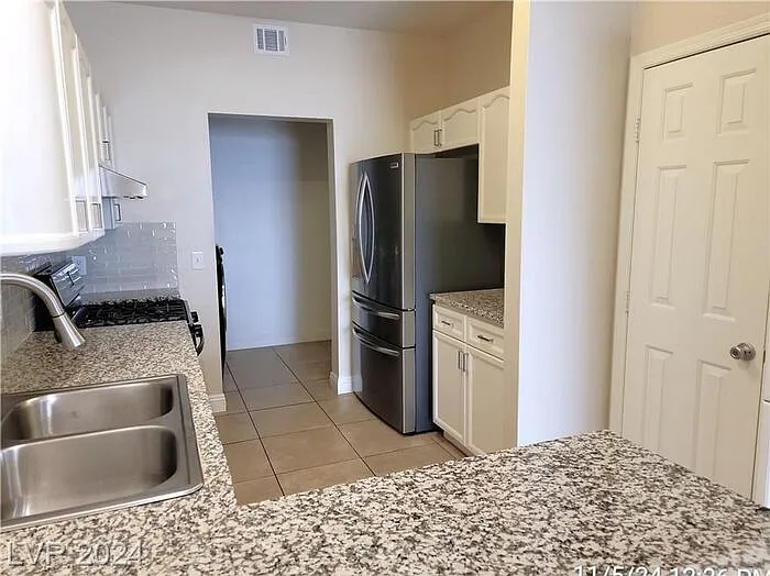 2605 Glen Green Ave — Photo 10