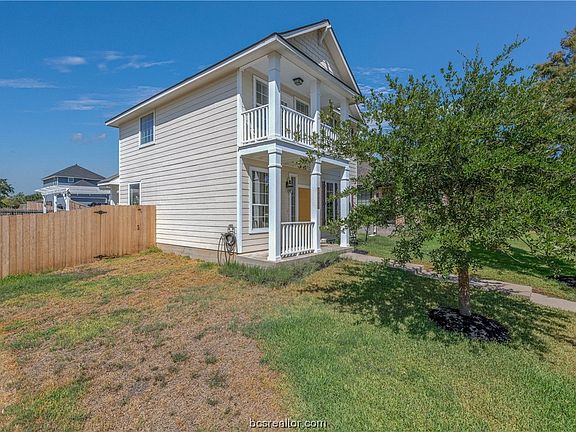 2nd image of 2023 Autumn Lake Dr