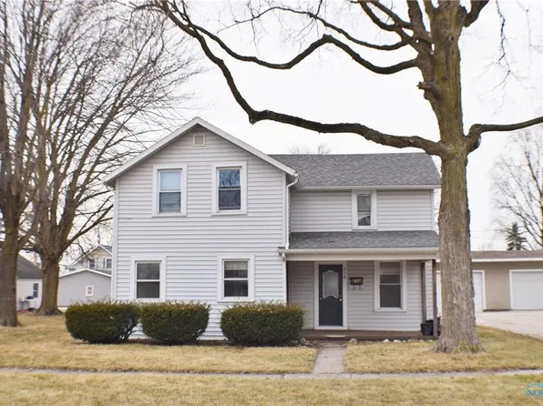 218 N Perry St, Woodville, OH 43469