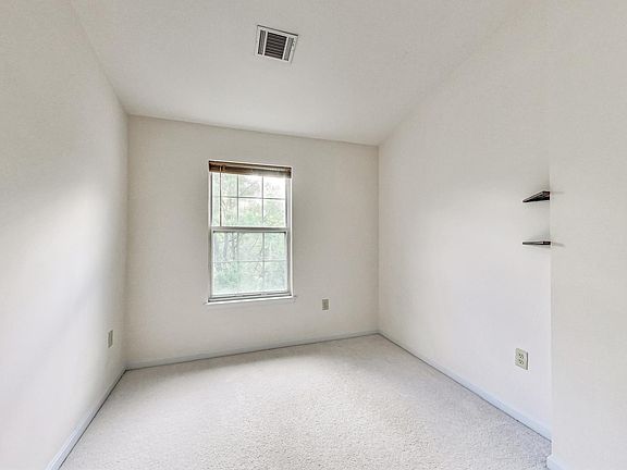 4th image of 2408 Simpkins Farm Dr