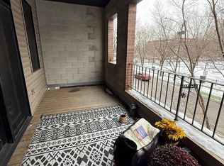 215 E 31st St APT 2, Chicago, IL 60616