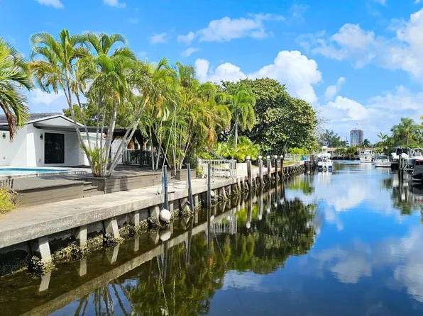 900 SE 10th Street, Pompano Beach, FL 33060