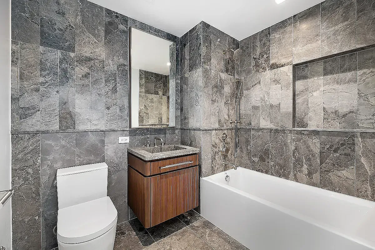 208 Delancey Street — Photo 4