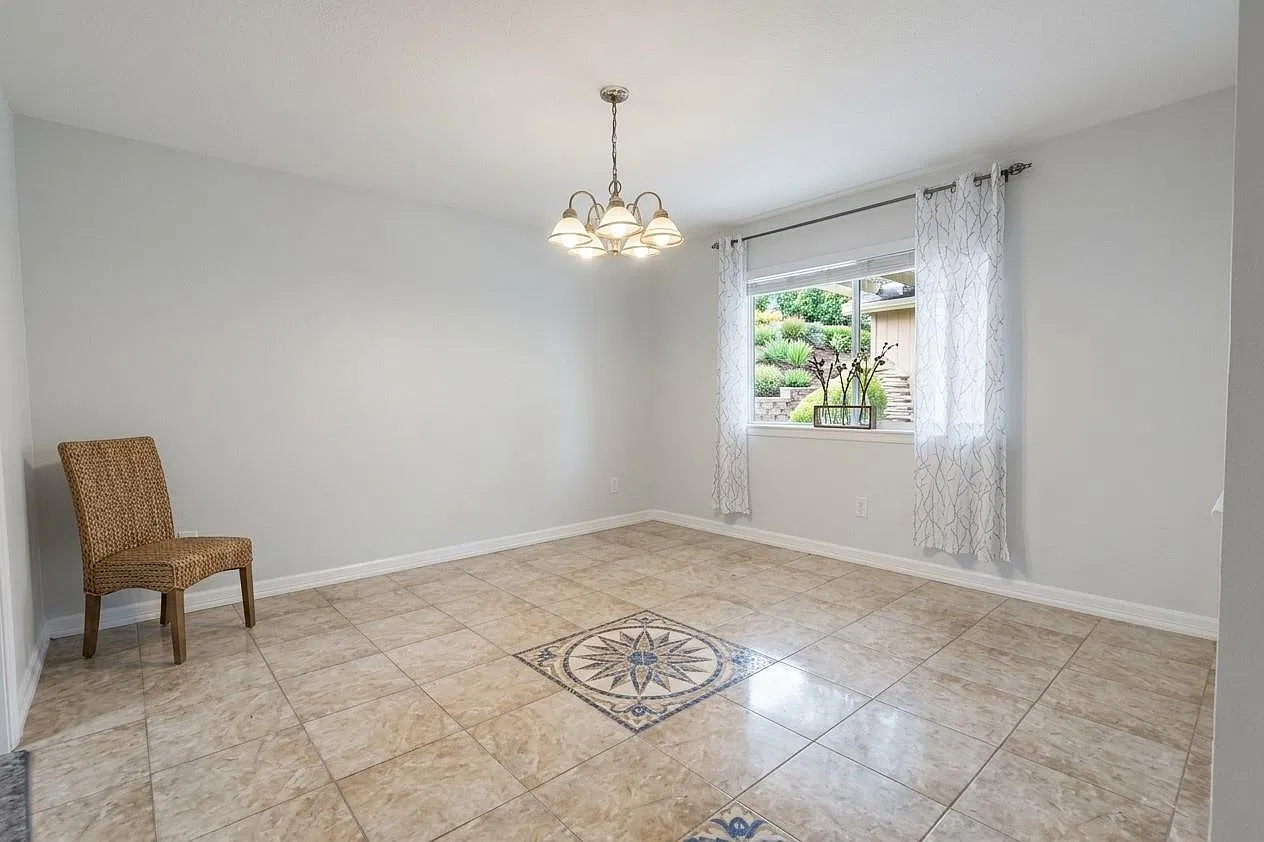 3 bed, 2.0 bath, 1634 sqft, $2,000 — Photo 3