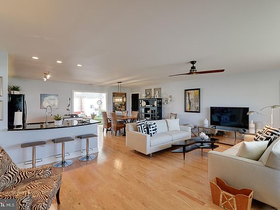 4th image of 21152 Sand Dollar Trl