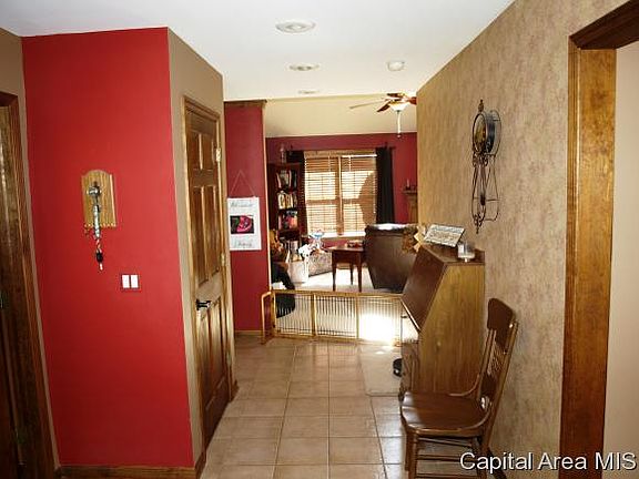 3rd image of 180 Briarwood Pl